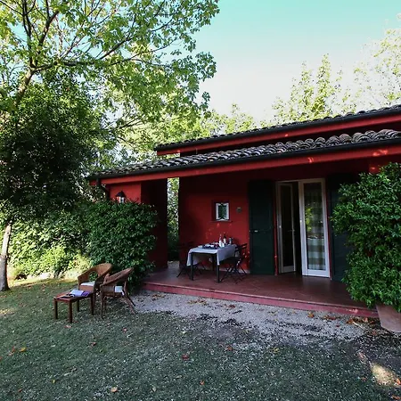 Attractive Cottage In Colonnella With Swimming Pool