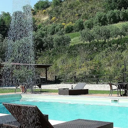 Attractive Cottage In Colonnella With Swimming Pool Holiday home